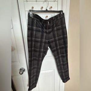 Hue plaid cropped knit pants